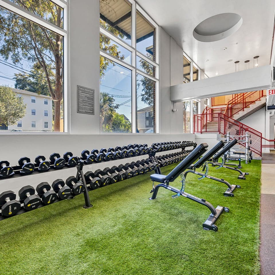 Luxe—Amenities—Fitness-Center-(12)