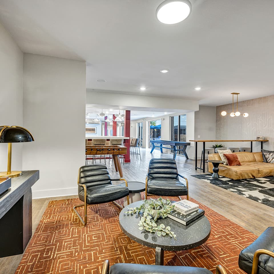 Luxe—Amenities—Lounge-(24)