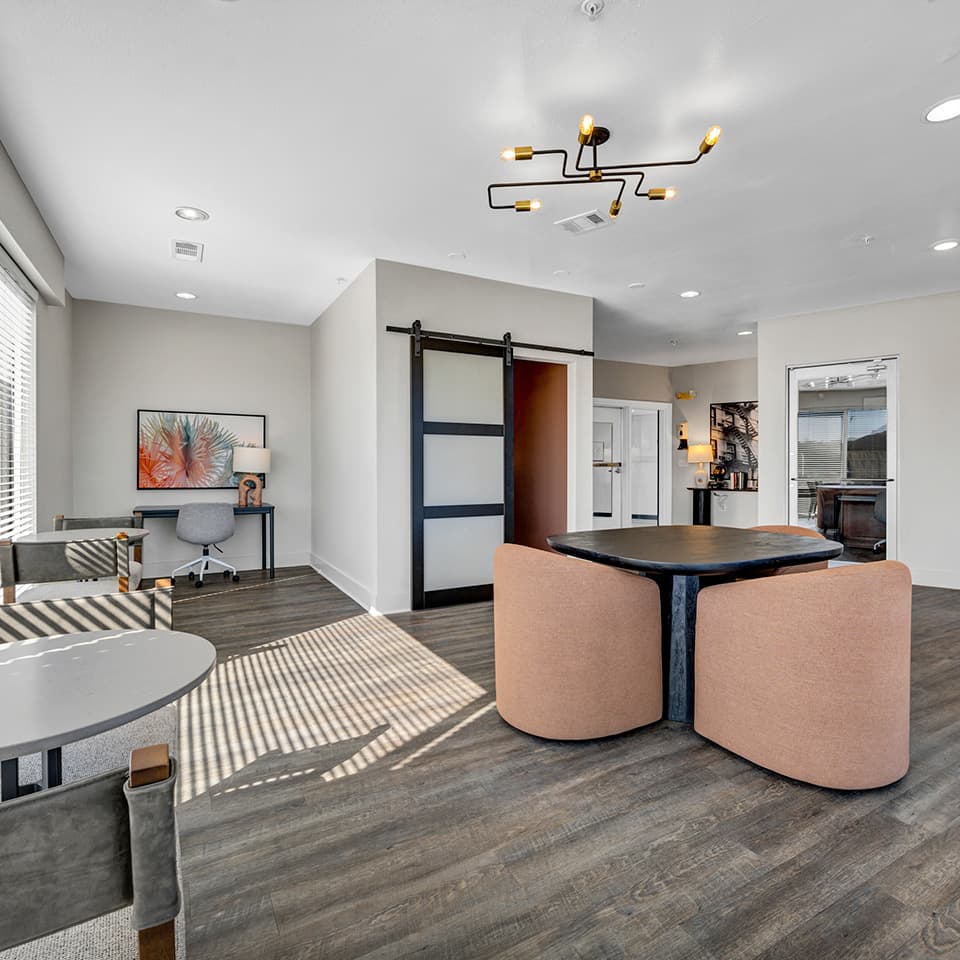 Luxe—Amenities—Penthouse-East-(4)